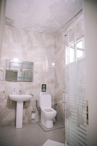 Bathroom 3, Vila Merkaj, Beratit