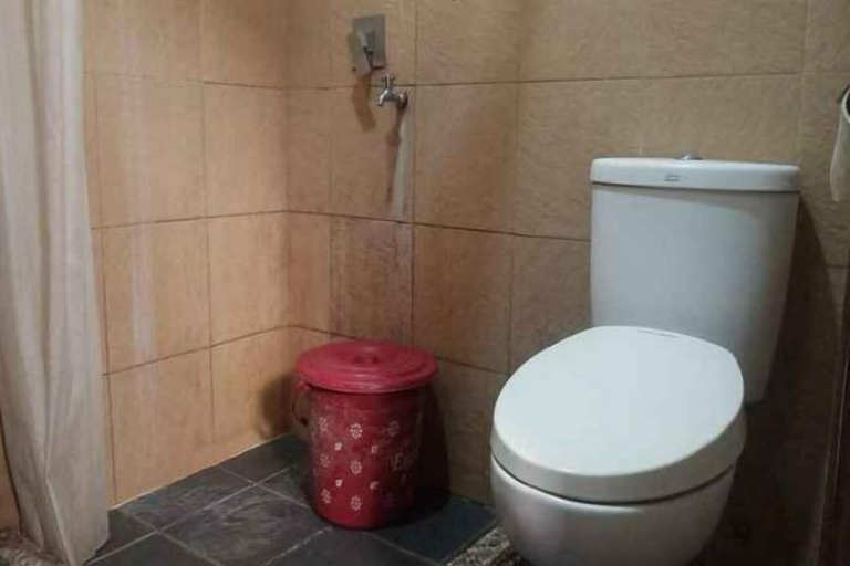 Bathroom 16