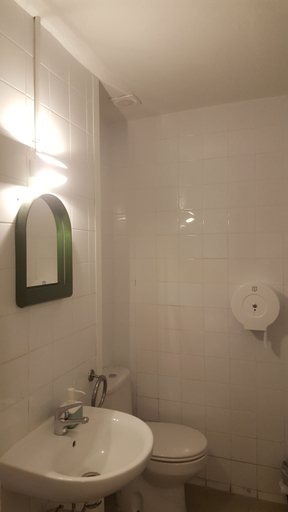 Bathroom 4, Central and Basic  Universitat, Barcelona