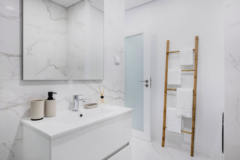 Bathroom 4, Matosinhos Coastal Studio, Matosinhos