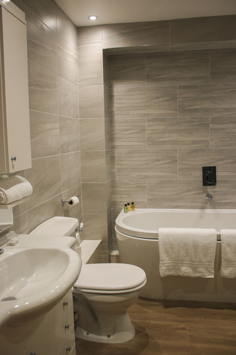 Bathroom 5, Dovestays, Nottinghamshire
