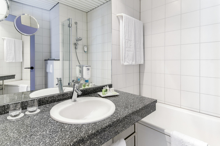 Bathroom 4, NH Weinheim, Rhein-Neckar-Kreis