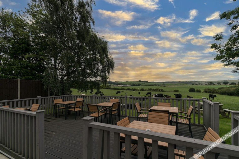 Others 5, Three Horseshoes Inn, Durham