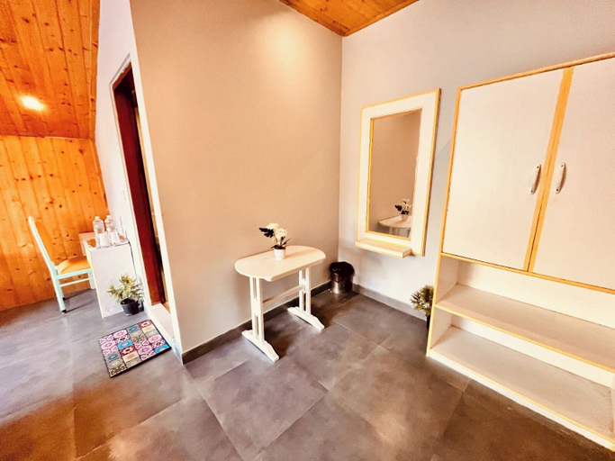 Bathroom 4, Hotel Hadimba palace, Kullu
