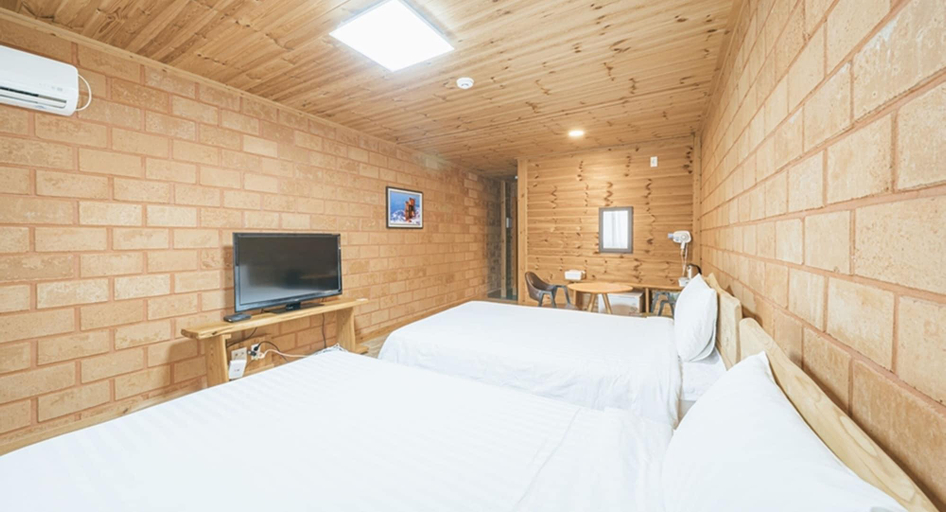 Bedroom 3, Jeju Healing Resort, Jeju
