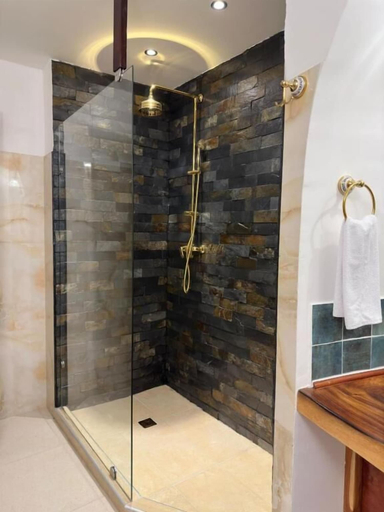 Bathroom 4, Casa Sileo, Santiago de Cali