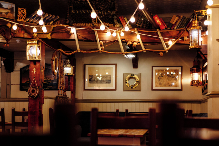 Food & Drinks 4, King Arthur Hotel, Swansea
