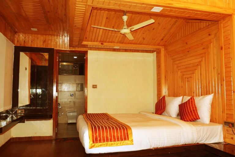 Bedroom 2, Gourish Resort (Pure Veg), Satara