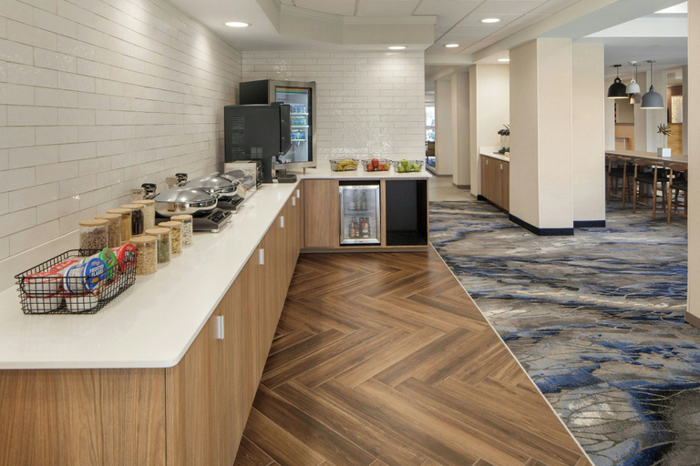 Food & Drinks, Fairfield Inn & Suites by Marriott Clovis, Curry