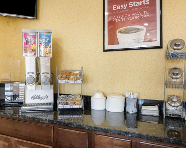 Food & Drinks 5, Econo Lodge Fredericksburg Near I-95, Spotsylvania
