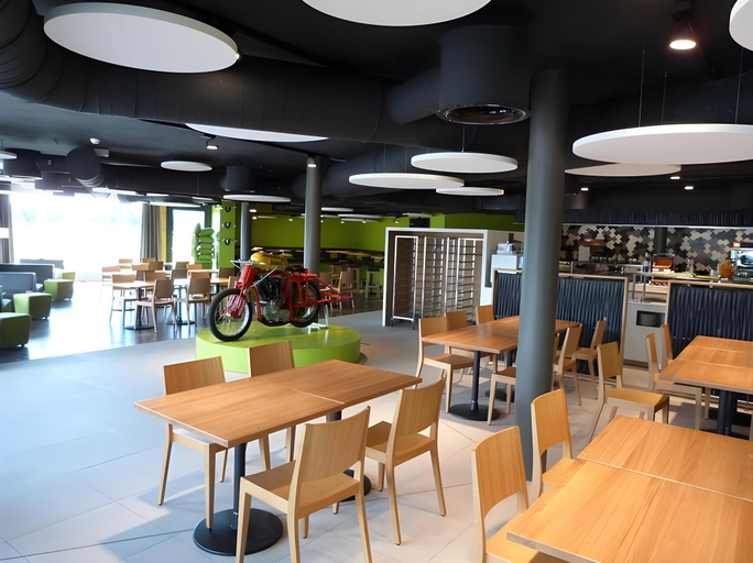 Food & Drinks 3, Hotel Velodrome, Lebern