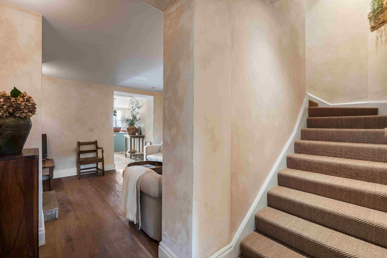 Room 5, Chantry House With Free Parking By My Getaways, West Sussex