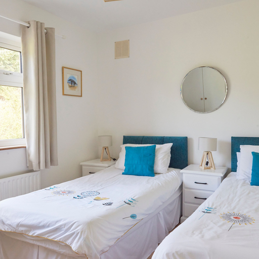 Room 5, Seanacnoc Cottage Overlooking Kenmare Bay