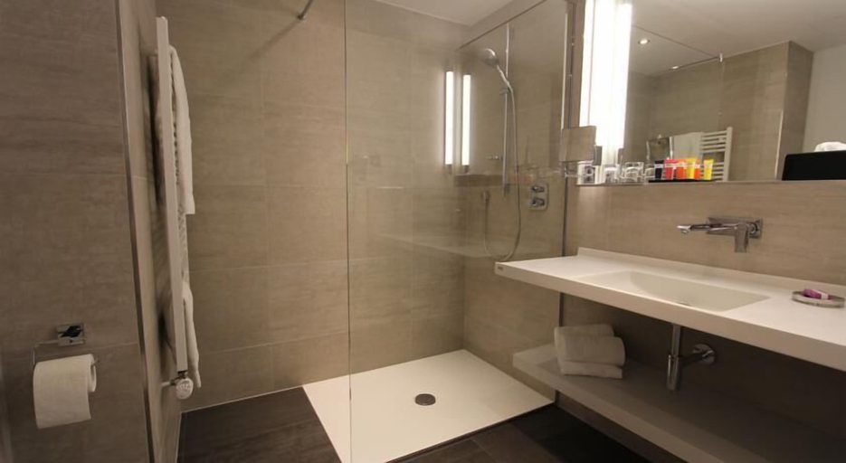 Bathroom, Hotel Wemperhardt, Clervaux