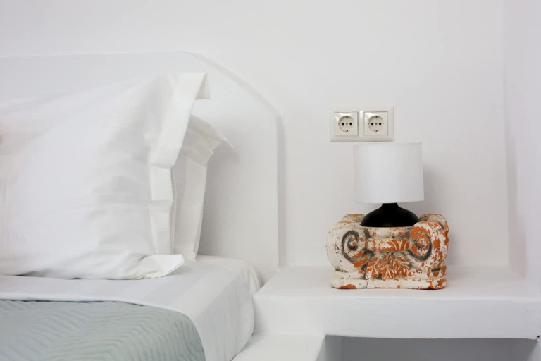 Room 3, Amphora Lover s Studio - Akrotiri Haven, South Aegean