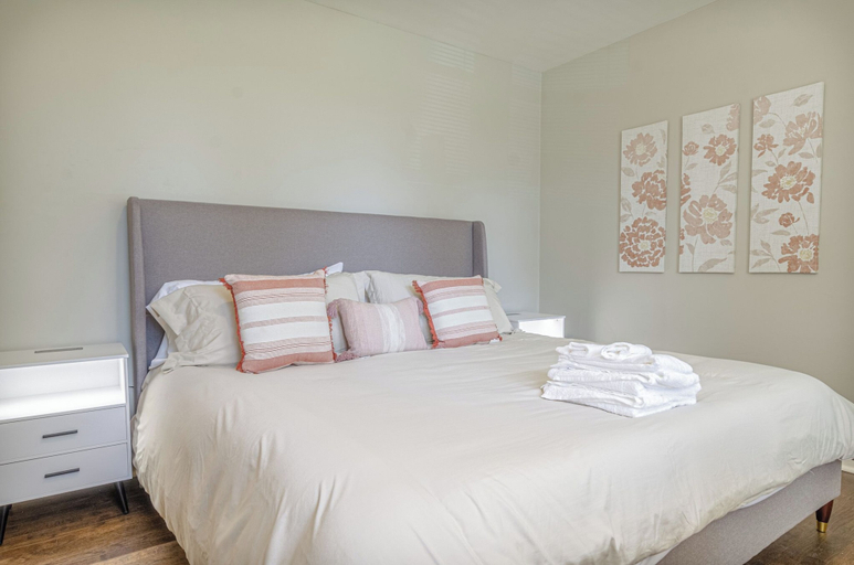 Room 2, Charming Spacious Home with Game room, Muscogee