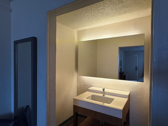 Bathroom 3, GO2 Inn & Suites by Relianse, Bexar