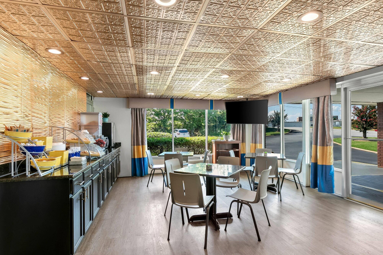 Food & Drinks 5, Days Inn by Wyndham Seneca / Clemson Area, Oconee
