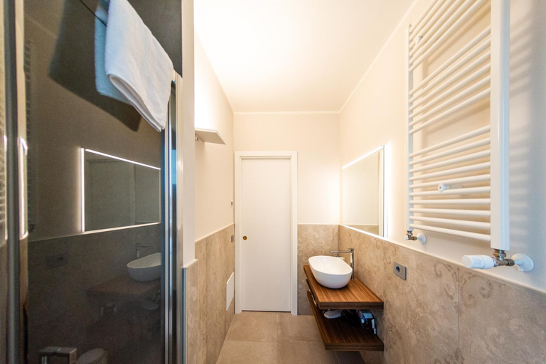 Bathroom 3, Sibilla Ospitalita, Macerata
