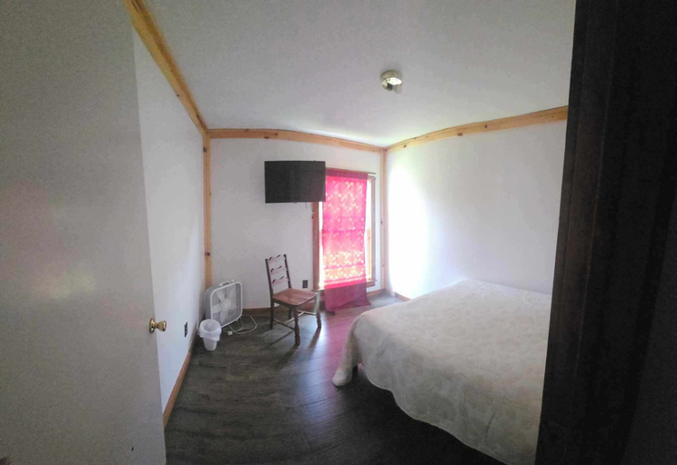 Bedroom 3, Leapin Lenas, Piscataquis