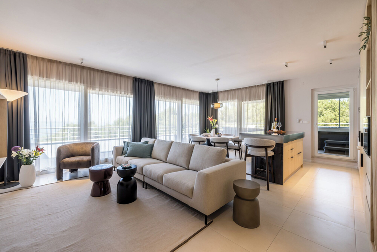 Others 5, Beachfront Penthouse Residence, Podstrana