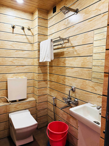 Bathroom 4, Hotel Saurabh Inn, Indore