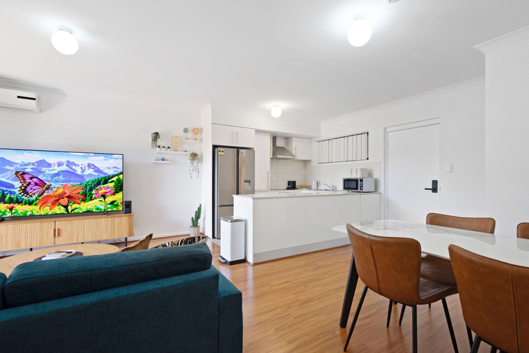 Room 4, Perfect Location 2BR 1bth - Beckenham, Perth