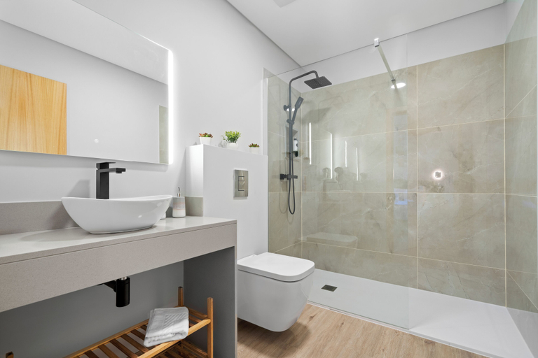 Bathroom 4, NORTH VIEW GUEST HOUSE, São Vicente