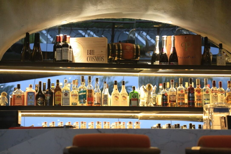 Food & Drinks 5, Clouds on the Horizon, Dali Bai