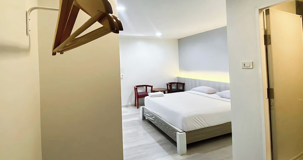 Bedroom 3, Kiatnakhon Hotel, Muang Nakhon Si Thammarat
