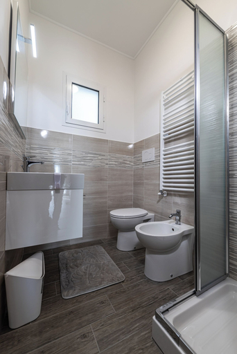 Bathroom 3, Le Olive House by Wonderful Italy, Imperia