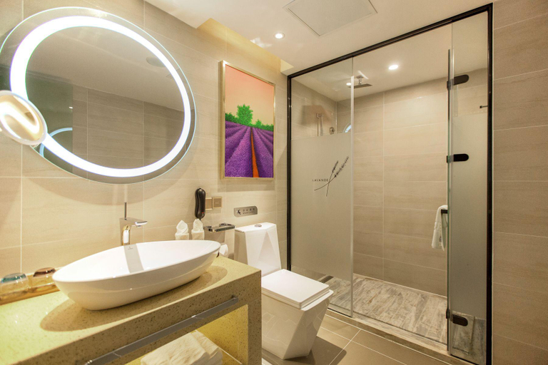 Bathroom 3, Lavande Hotel HanKou Railway Station Grand Wuhan 1911, Wuhan