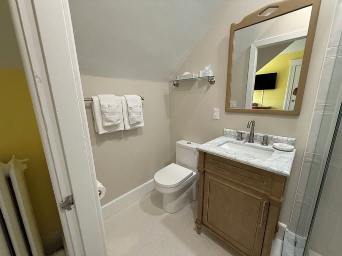 Bathroom 4, The Hartness House, Windsor