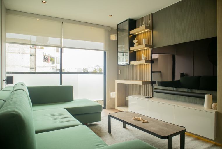 Room 4, w Flawless 3BR w Balcony in Miraflores, Lima