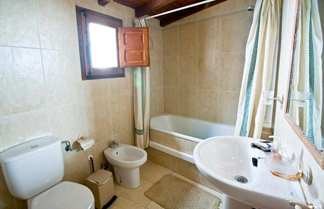 Bathroom, Casa rural El Corralon, Cáceres