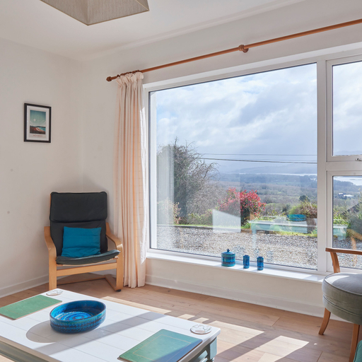 Room 4, Seanacnoc Cottage Overlooking Kenmare Bay