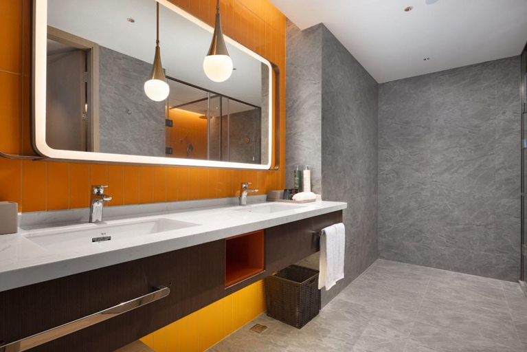 Bathroom 3, Home2 Suites by Hilton Guangzhou Huangpu Science City, Guangzhou