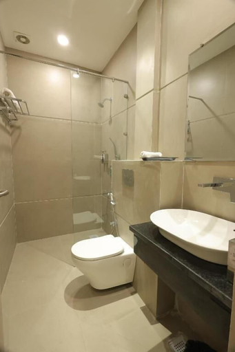 Bathroom 3, HOTEL DREAMZ, Karnal