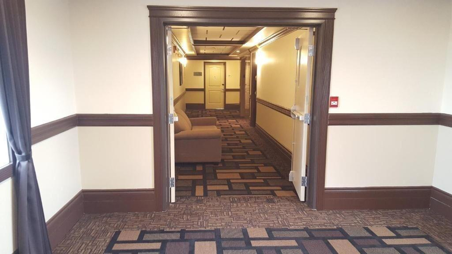 Public Area, Kindersley Inn, Division No. 13