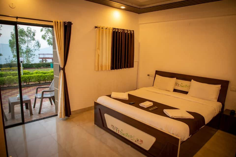 Bedroom, Hotel Bella Valley, Satara