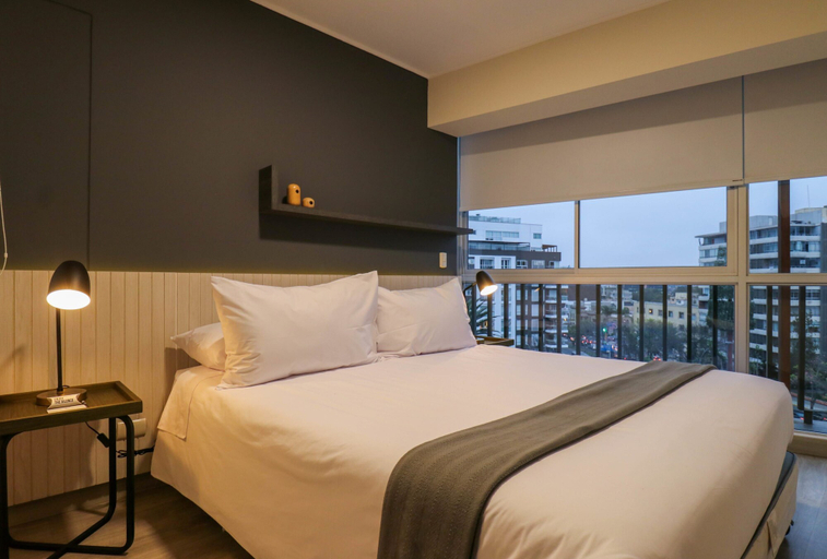 Room 2, w Glorious 2BR w Balcony in San Isidro, Lima