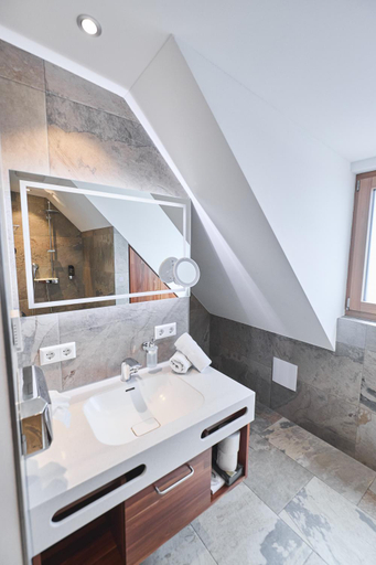 Bathroom 2, Hotel Hornstein, Lindau (Bodensee)