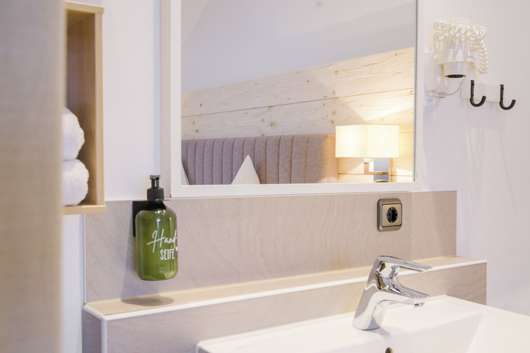 Bathroom 5, Landhotel Augustin, Lichtenfels