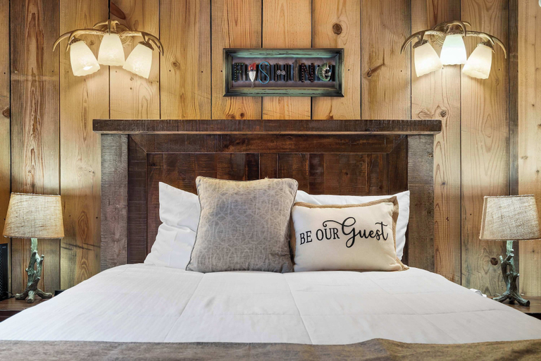 Bedroom 3, Antlers Point - Cabin for 4, Taney