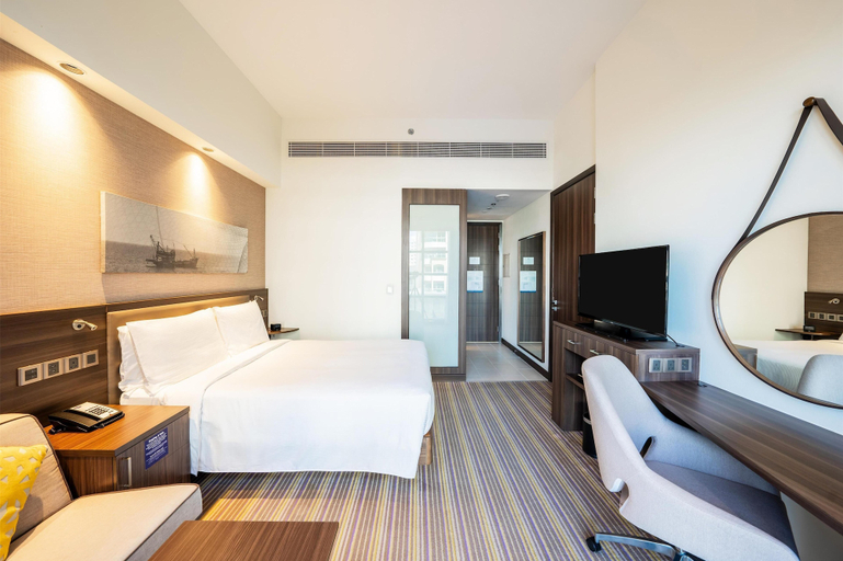 Bedroom 3, Hampton by Hilton Dubai Airport, Dubai