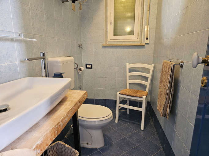 Bathroom, The Spanish at Capri, Napoli