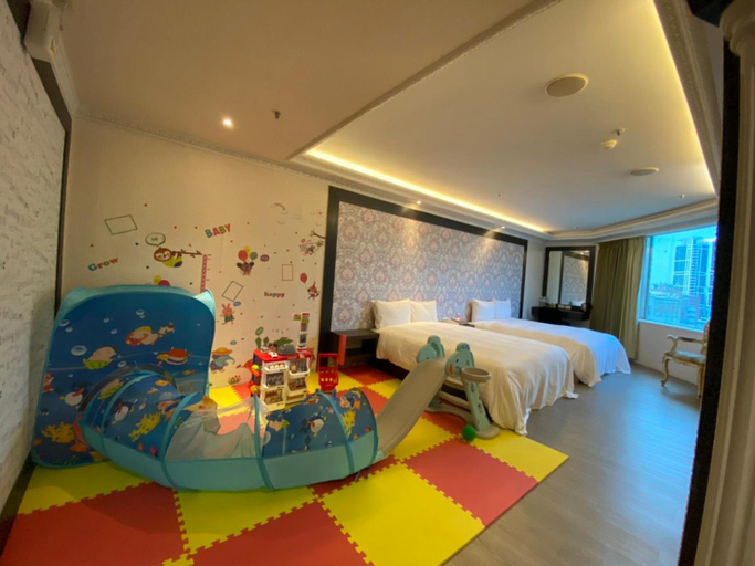 Bedroom 2, Golden Age Hotel, New Taipei City
