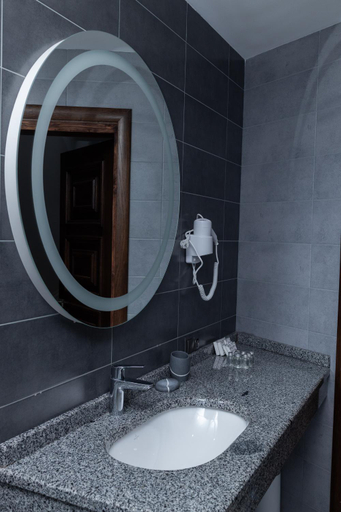 Bathroom 3, Синевирськии Перевал, Mizhhirs'kyi