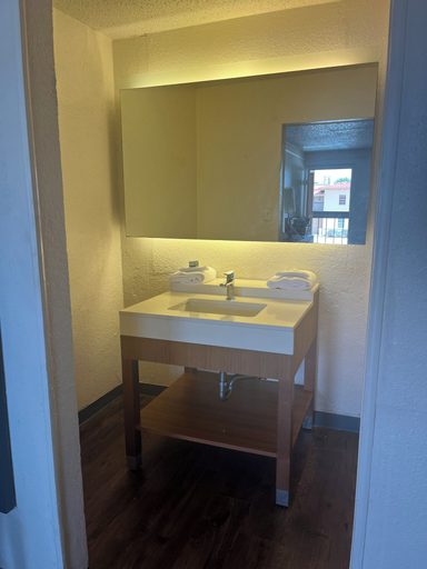 Bathroom 5, GO2 Inn & Suites by Relianse, Bexar