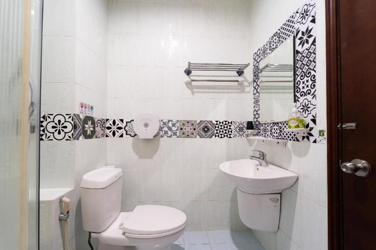 Bathroom 4, Belvilla Comfort Stays Near SECC formerl, District 7